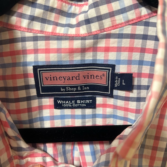 TWO Vineyard vines men’s button down WHALE SHIRTS - Picture 6 of 6